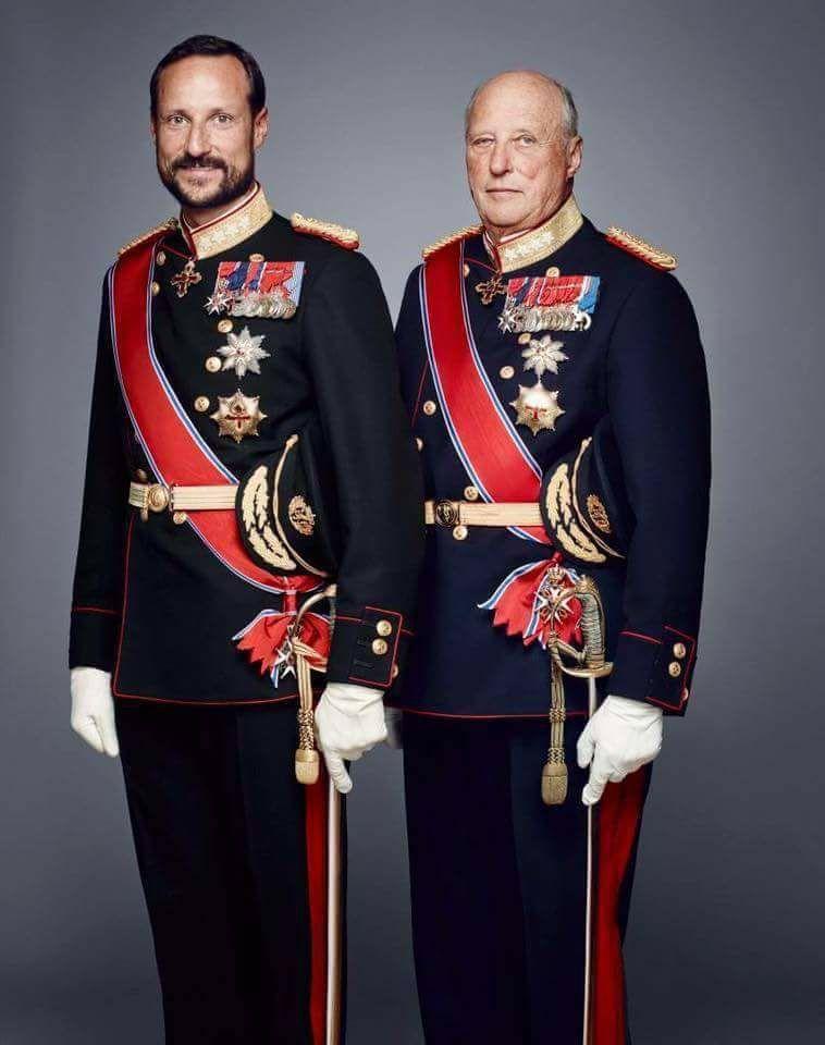 Le prince Haakon et le roi Harald V