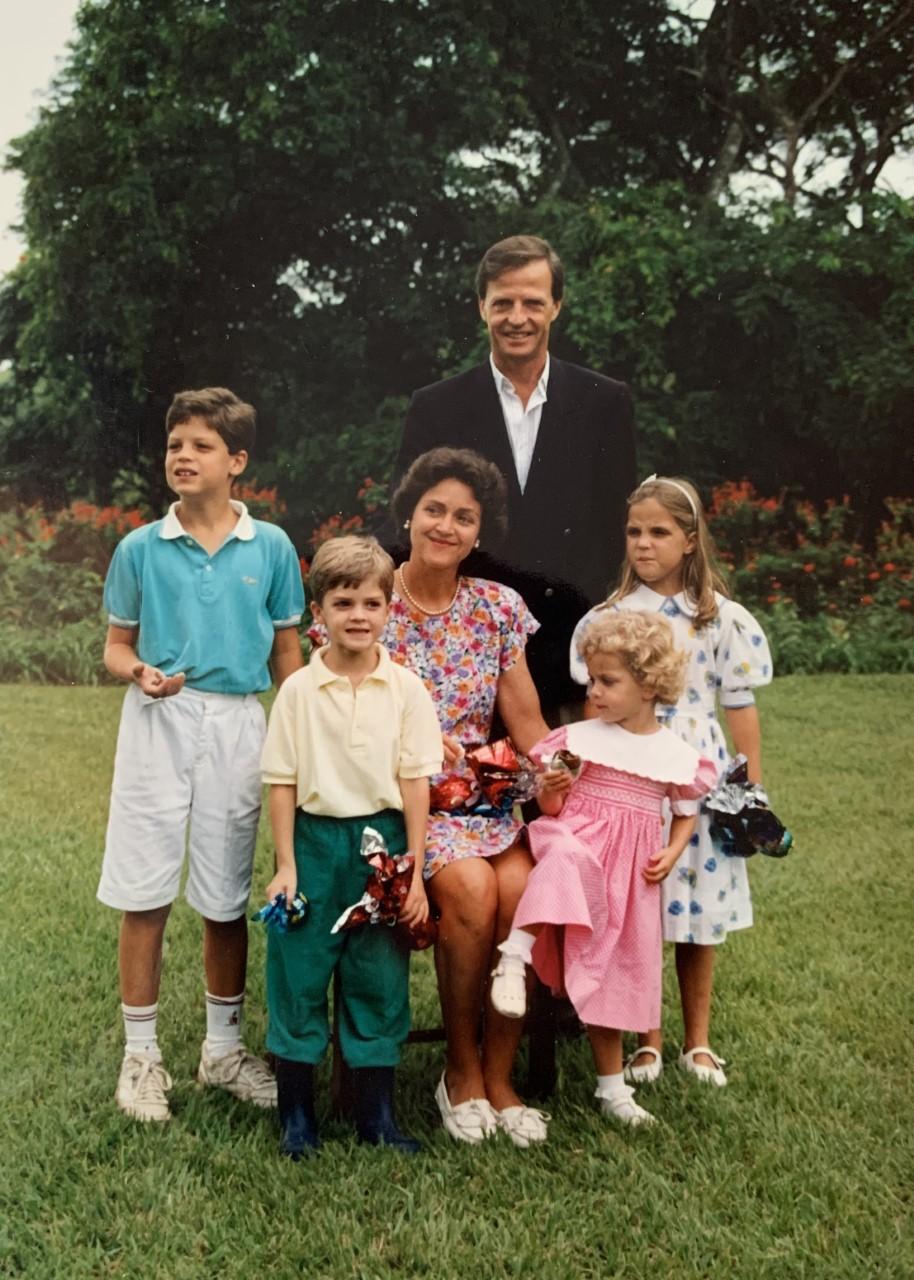 Dom antonio en famille  dans les années 1990