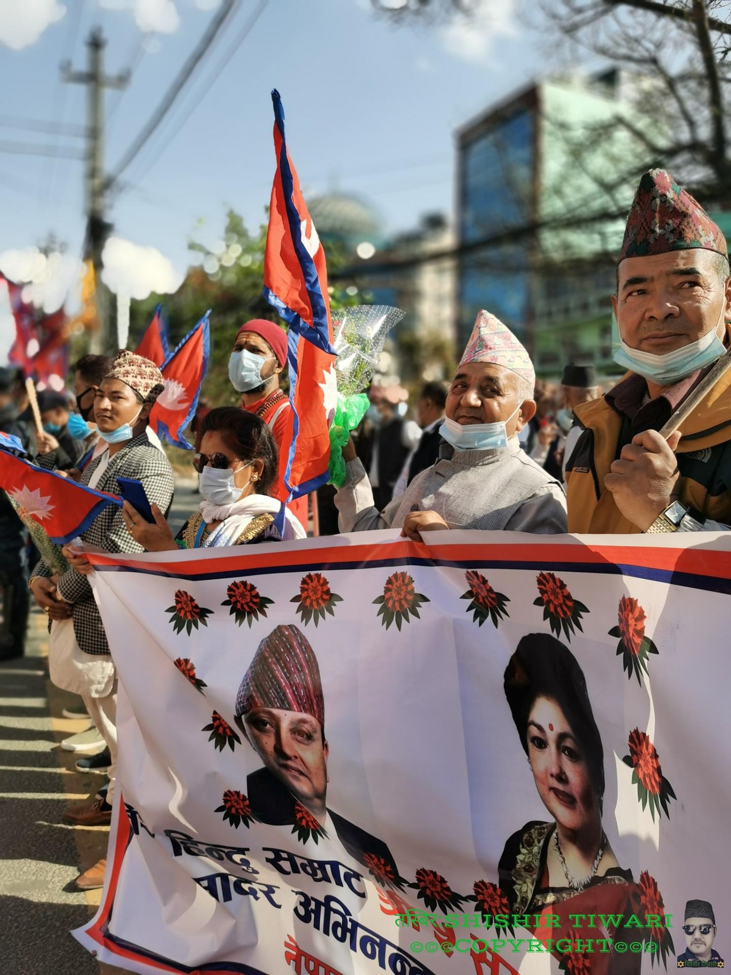 Ferveur monarchiste au  Népal au retour du roi