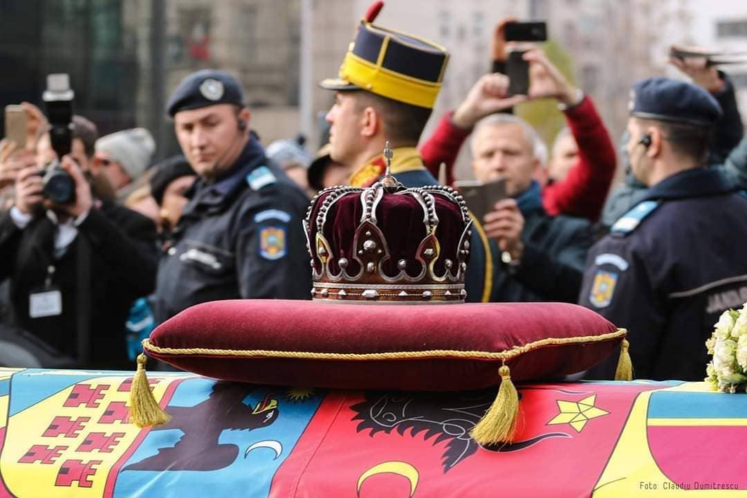 Couronne des rois de Roumanie pour les funérailles du roi