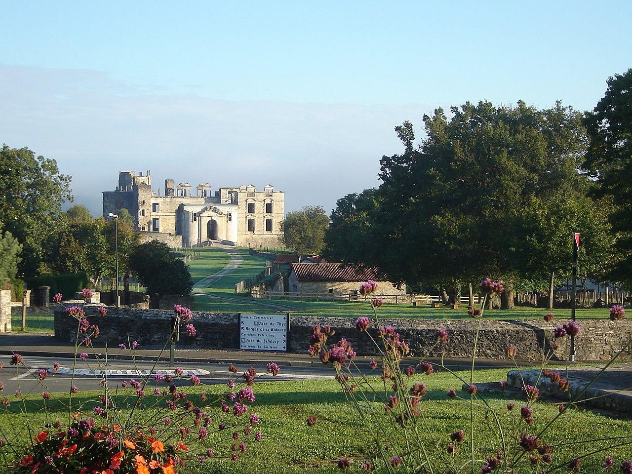 Château de Gramont à bBdache @Office de tourisme