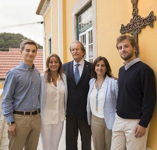 Le duc de Bragance et ses 3 enfants