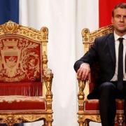 Emmanuel macron et les royalistes