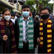 Etudiants thailandais jetant un sort sur la monarchie ap mma