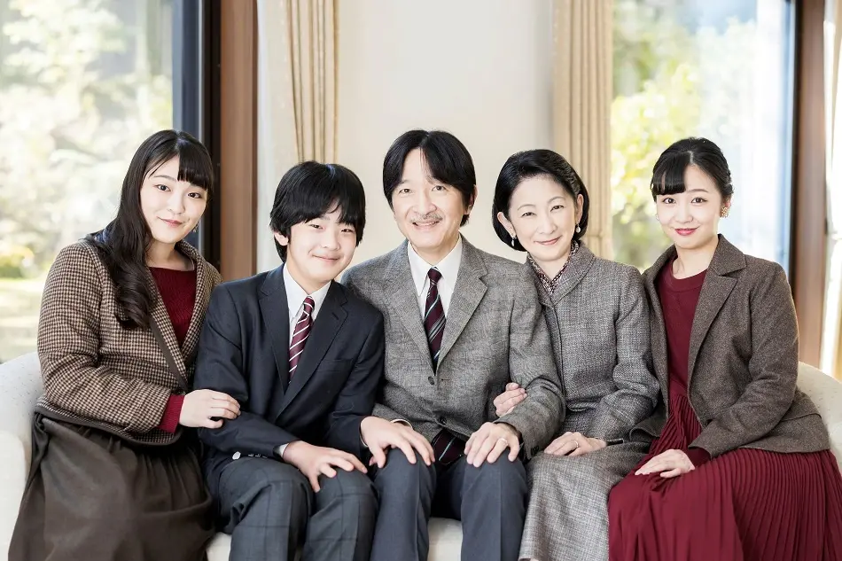 Le prince Fumihito d'Akishino, Hisahito et ses soeurs