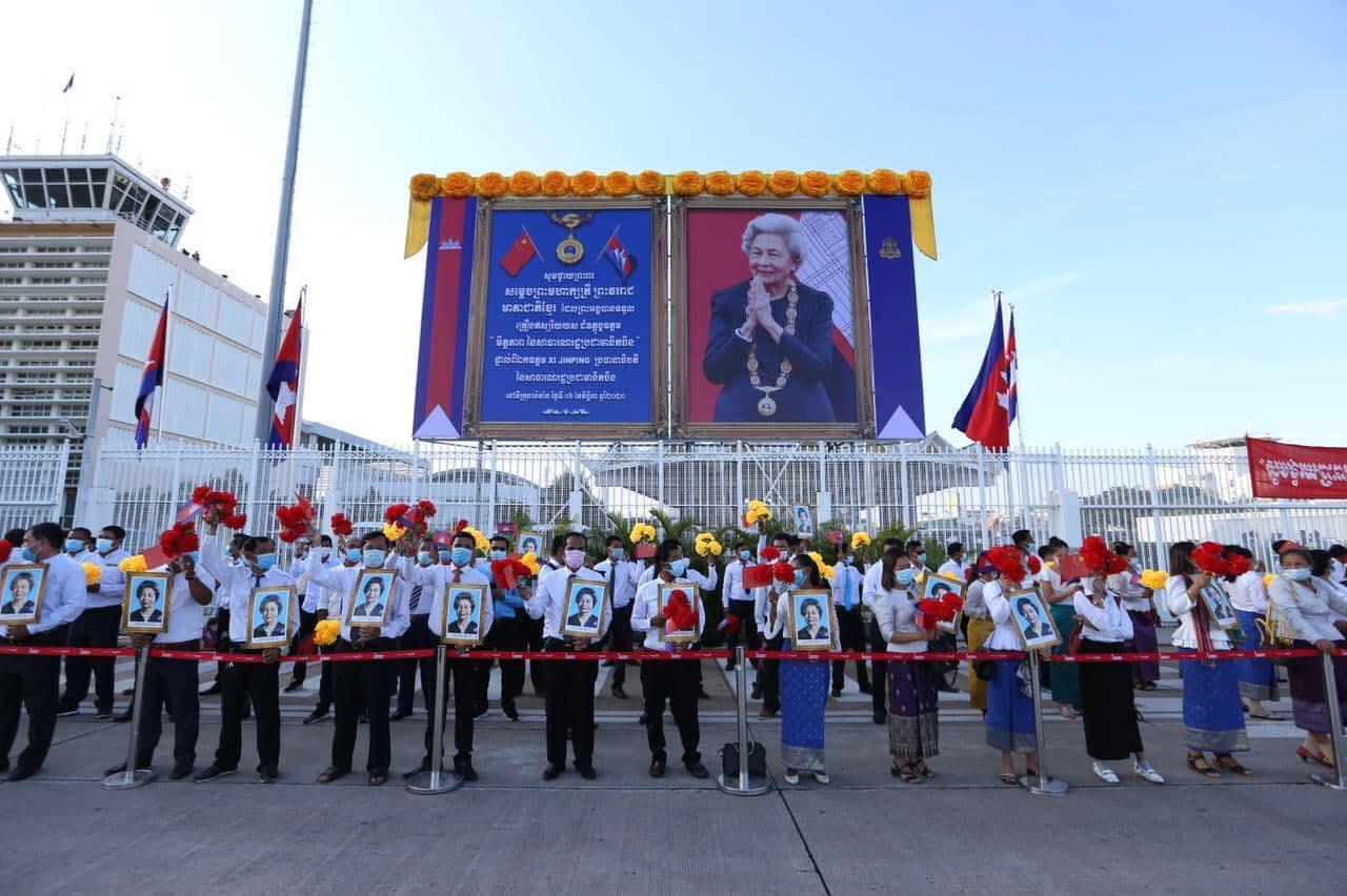 La reine mere honoree en chine