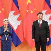 La reine mere norodom monineath sihanouk et le president xi jinping