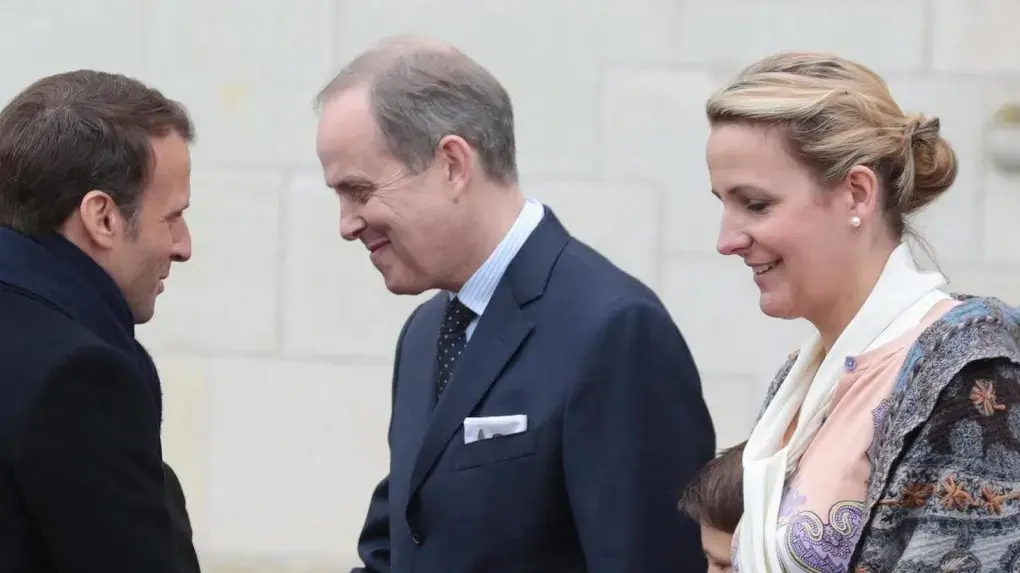 Le comte et la comtesse de paris recevant Emmanuel Macron à Amboise Photo@EchoRepubicain
