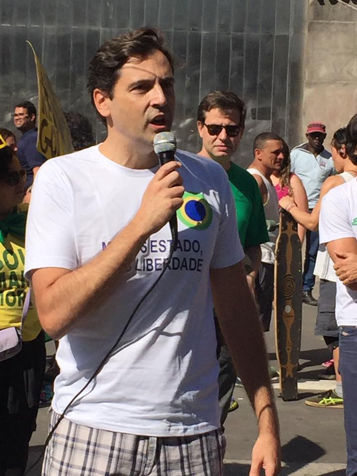 Le depute prince fait campagne dans les rues de sao paulo 2016