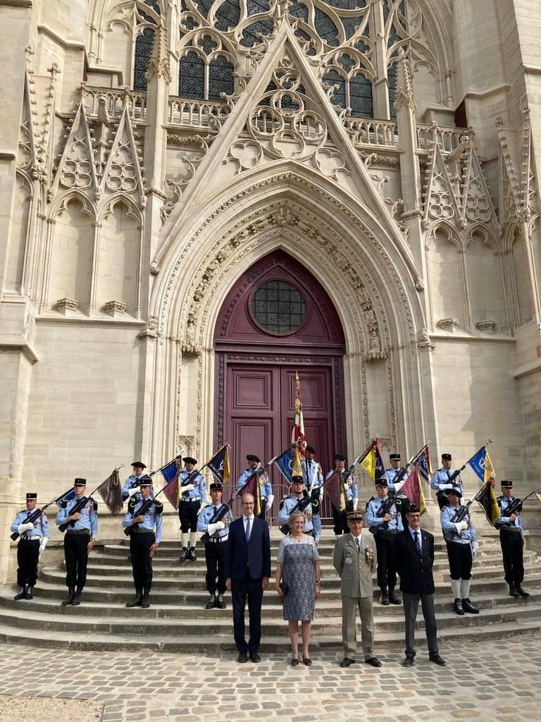 Le prince eudes et la princesse marie d orleans avec les chasseurs alpins