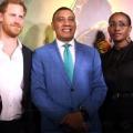 Le prince harry son epouse et le pm holness photo twitter fdn