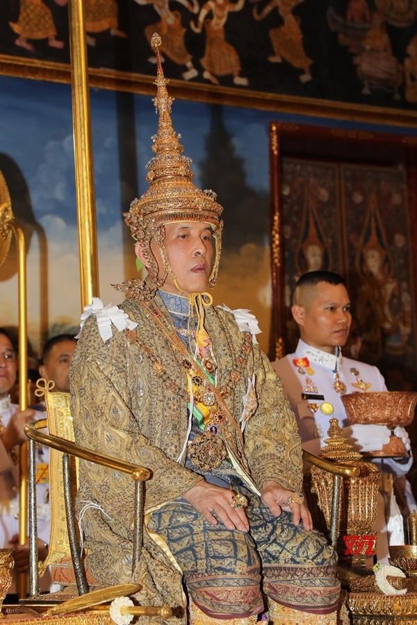 Le roi de thailande rama x