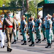 Le roi felipe passe en revue la legion