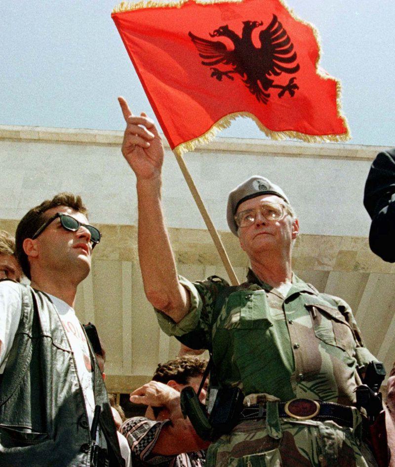 Leka ier en 1997 lors du referendum