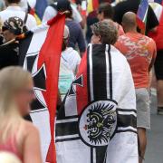 Monarchiste allemand devant le parlement