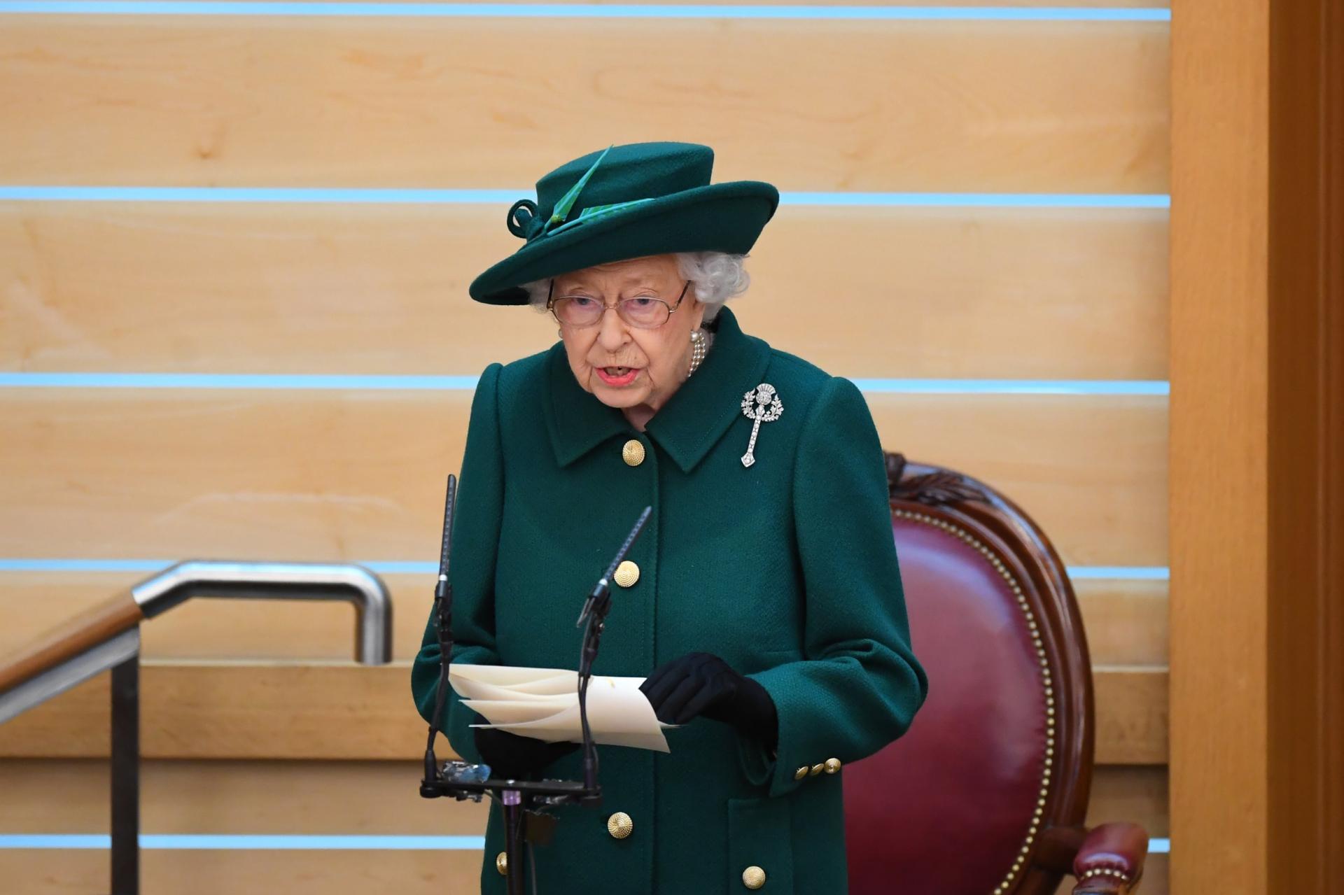 La reine Elizabeth II ouvre le parlement écossais