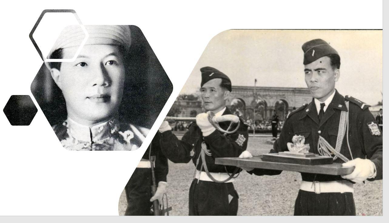 Remise du sceau et de l épée impériale à Bao Dai en 1952