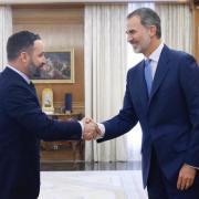 Santiago abascal et le roi felipe vi casareal