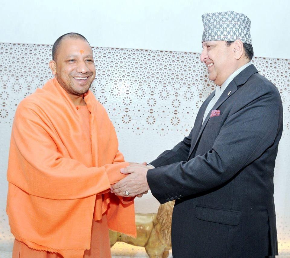 Yogi adityanath et gyanendra